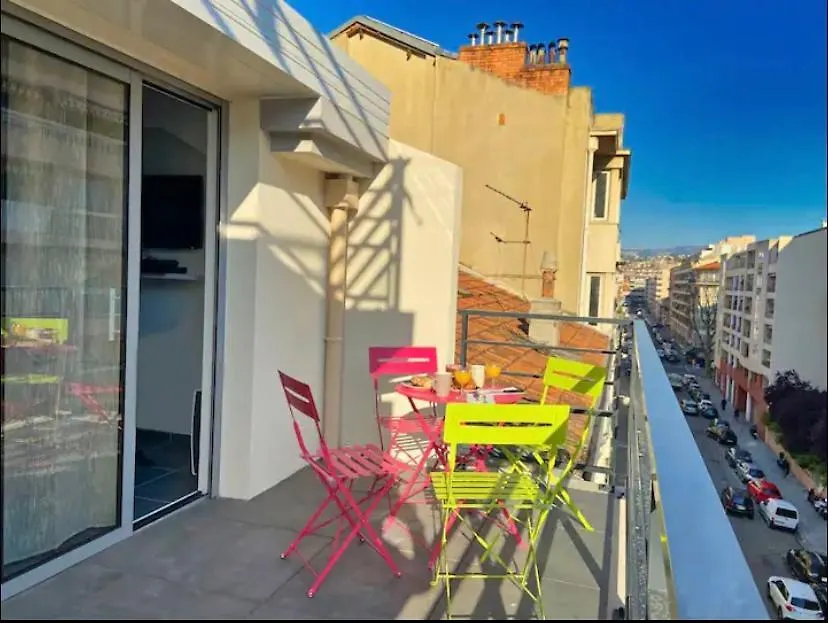 Appartamento Studio Cosy Pres Du Port Nizza